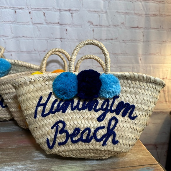 Straw woven beach handbag 14x10X5 inch Qty 3 or 3/$25 - Picture 6 of 6
